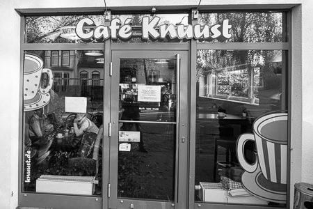 Kiel-Cafe-Fruehstueck - Cafe Knuust Vorschau grau